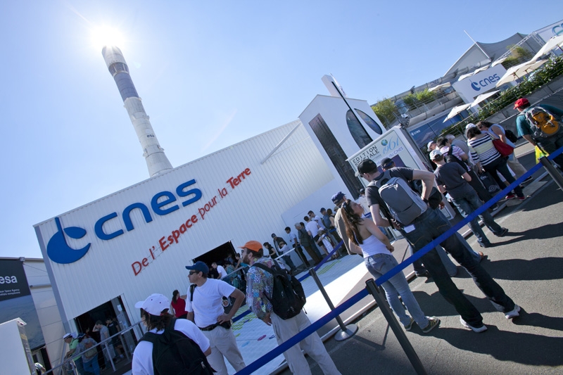 Le CNES au salon du Bourget 2011. Crédits : CNES/P. Kolko.